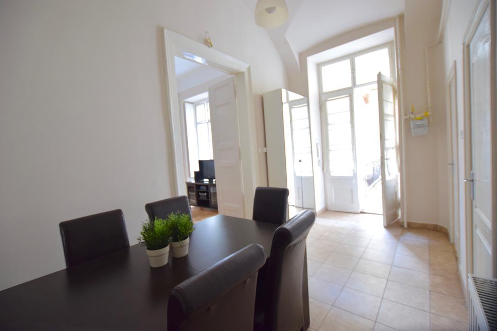 Standard Apartment By Hi5 - Muzeum 5 Budapest Luaran gambar